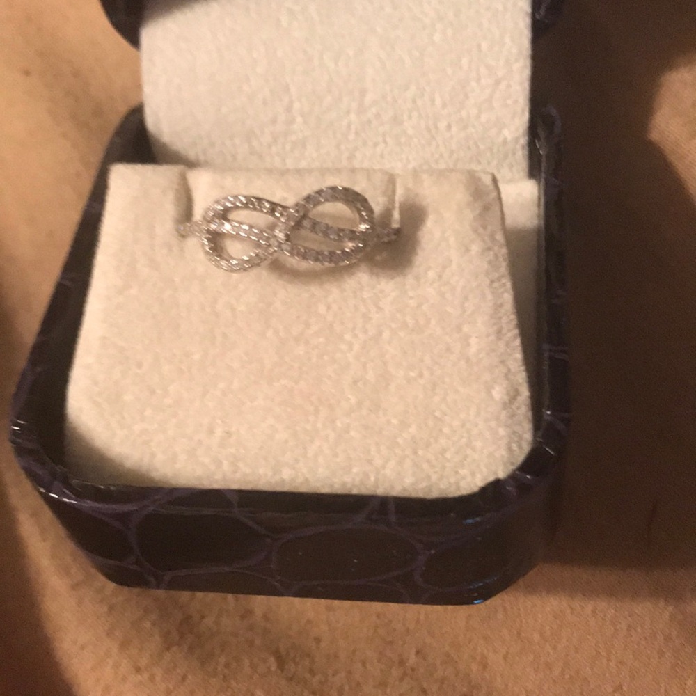 Not sure what brand it’s but to small for finger